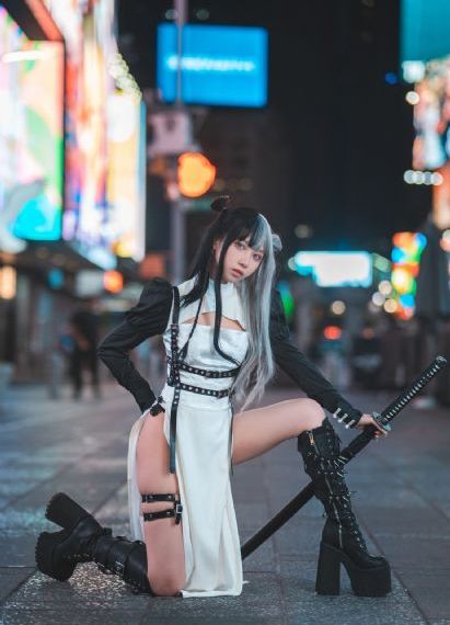 山中艳潭